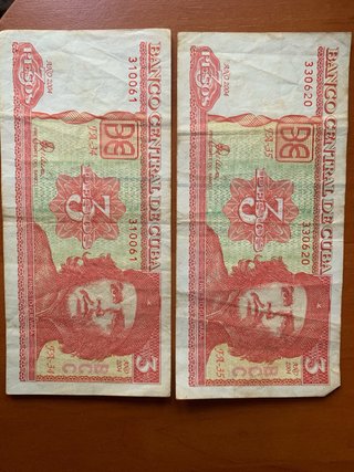 4 billetes y más de 10 monedas antiguas originales