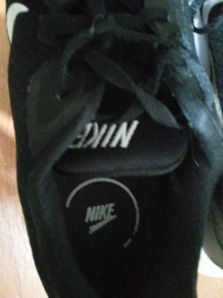 Tenis Nike Negros y Blancos