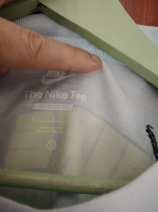 Camiseta Nike moderna dibujo skate loose fit