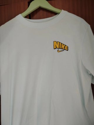 Camiseta Nike moderna dibujo skate loose fit
