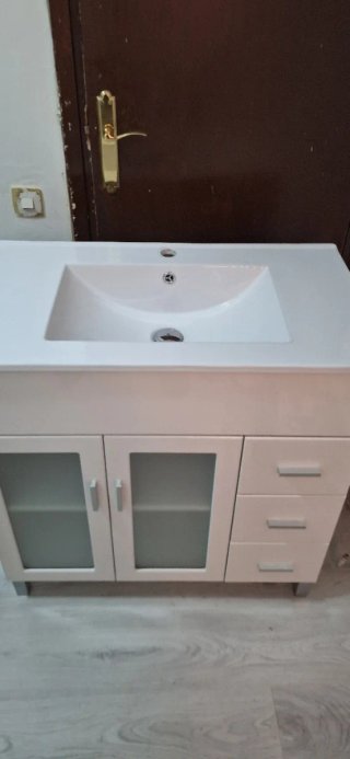 Lavabo de baño de porcelana