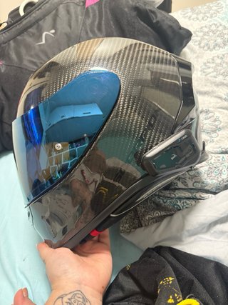 Casco Scorpion R1 Carbono.