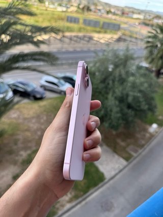 iPhone 15 Plus - 93% Batería