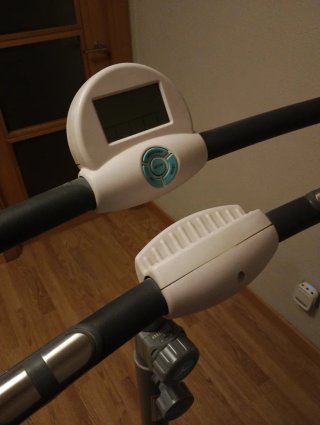 Bicicleta estática Decathlon.