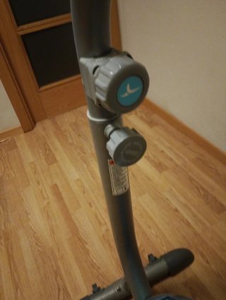 Bicicleta estática Decathlon.