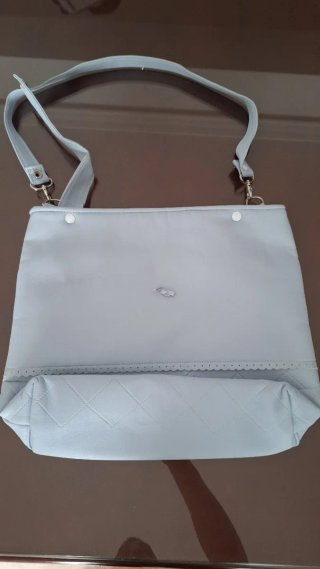 Bolso de hombro gris
