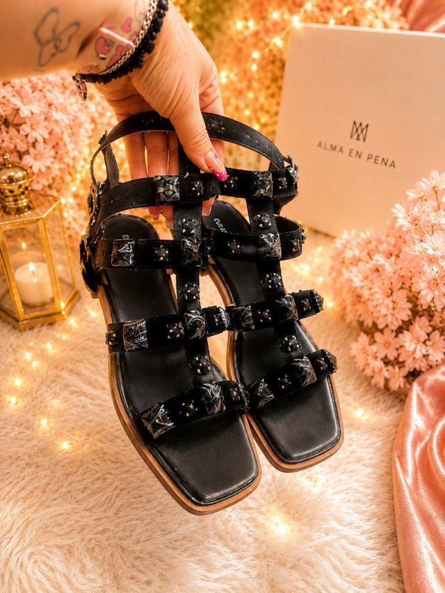 Sandalias Alma en Pena negras y multicolor