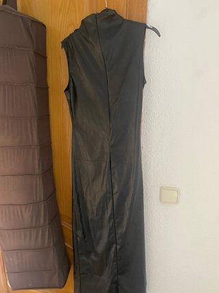 Vestido negro PrettyLittleThing talla única
