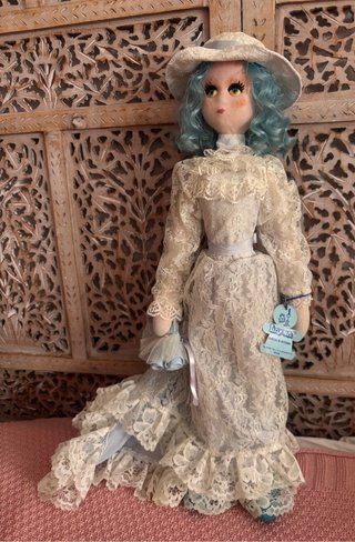 Muñeca de fieltro Layna