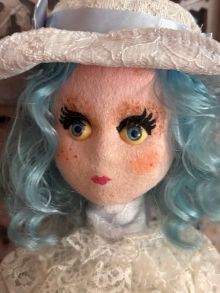 Muñeca de fieltro Layna