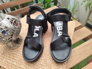 Sandalias Bimba y Lola negras