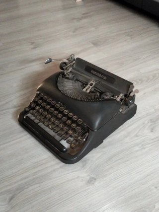 Máquina de escribir Remington Deluxe Model 5