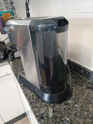 Cafetera DeLonghi Dedica