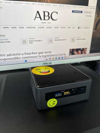 PC Intel Nuc i3 8th Gen - 8GB RAM no SSD