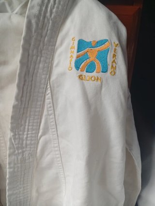 Kimono Karate Talla 11 + Cinturón Blanco Amarillo