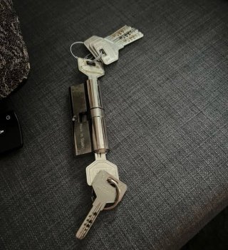 Bombín de seguridad con 5 llaves