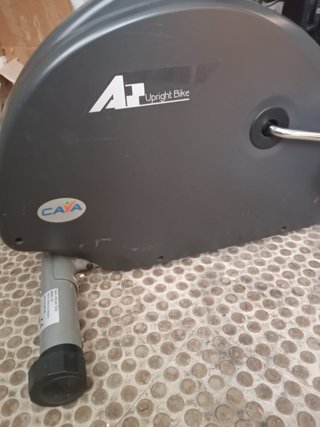 Cyclette con computer e alimentatore