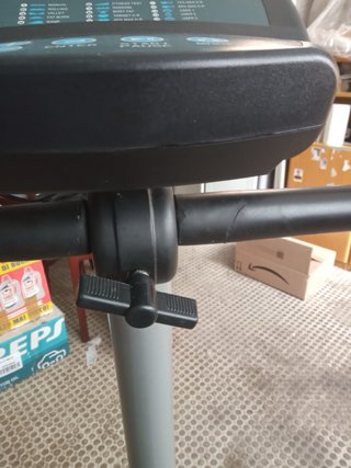 Cyclette con computer e alimentatore