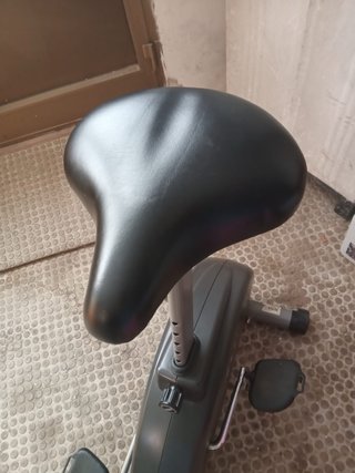 Cyclette con computer e alimentatore
