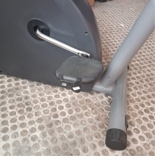Cyclette con computer e alimentatore