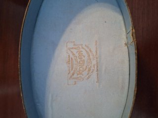 Caja antigua decorada pañuelos