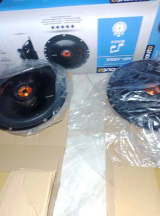 Altavoces con apenas 1 mes de uso