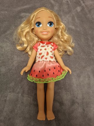 Muñeca Chelsea Vestido Sandía