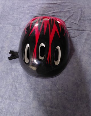 Casco Bici/Patinete Negro y Rojo Llamas Talla M