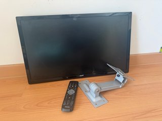 Televisor Philips 24” con Mando y Soporte