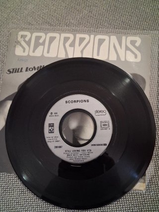 SCORPIONS: lote 2 discos single vinilo 7" 45 rpm