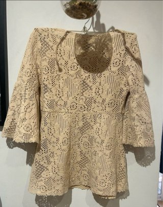 Camiseta de encaje beige