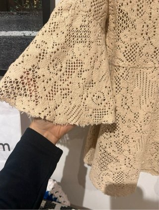 Camiseta de encaje beige