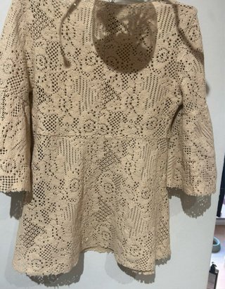 Camiseta de encaje beige