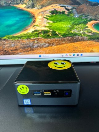 Intel NUC i3 8ª Gen | 8GB RAM | Sin Disco