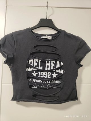 Camiseta Negra Rota Talla XS