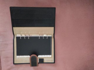 Agenda de piel negra