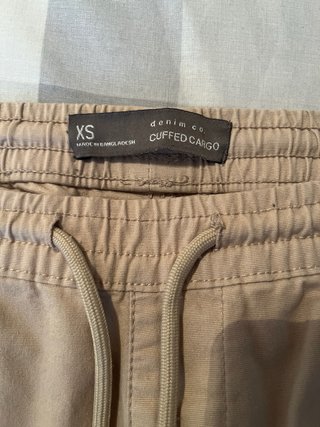 Pantalones cargo beige para hombre