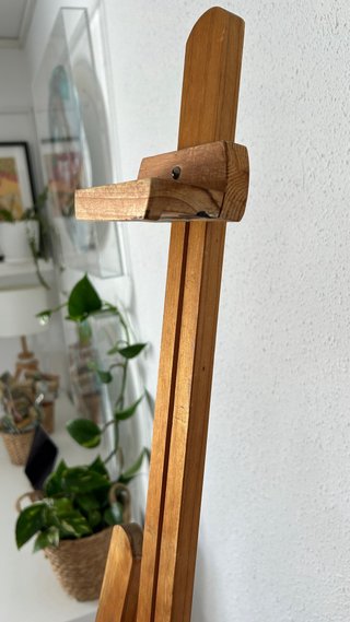 Caballete de pintura de madera 1,76 mts de alto.