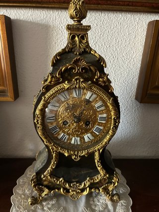 Reloj de mesa antiguo dorado