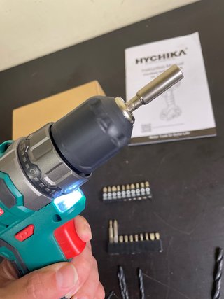 Taladro Atornillador HYCHIKA 12V Batería + Accesor