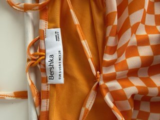 Top Bershka cuadros naranja S