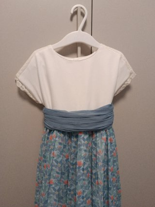 Vestido niña Coconut Corte inglés floral azul.