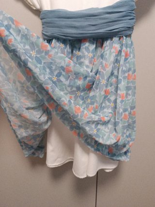 Vestido niña Coconut Corte inglés floral azul.