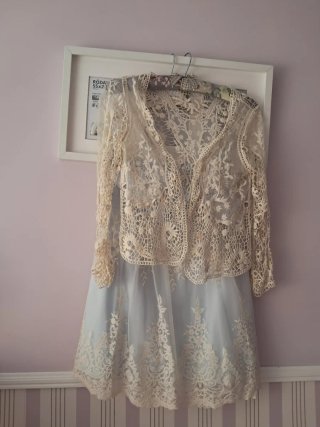 Chaqueta encaje beige
