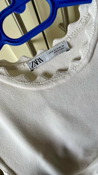 Camiseta Zara sin mangas blanca