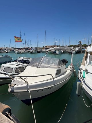 Embarcación barca recreo/pesca 5m, estable semicab