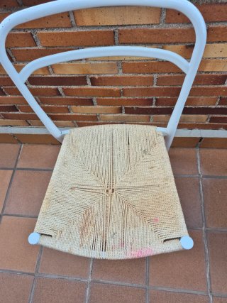 4 Sillones de metal con asiento de cuerda