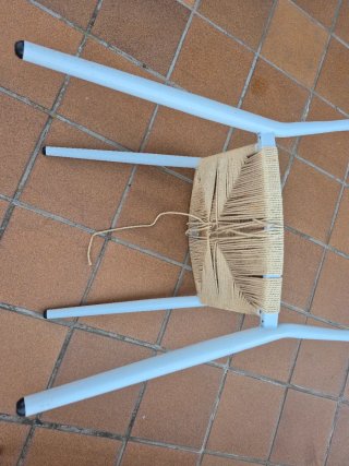 4 Sillones de metal con asiento de cuerda