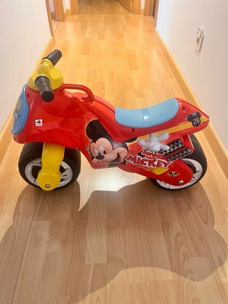Moto correpasillos Mickey Mouse Disney Junior