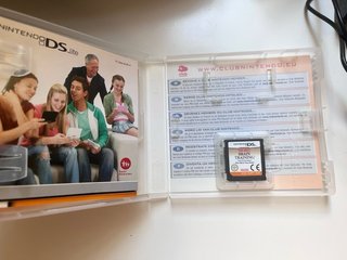 Nintendo DS Lite Plata con Juego Inlcuido